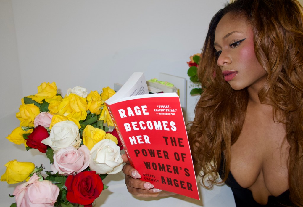 alexia reading rage becomes her